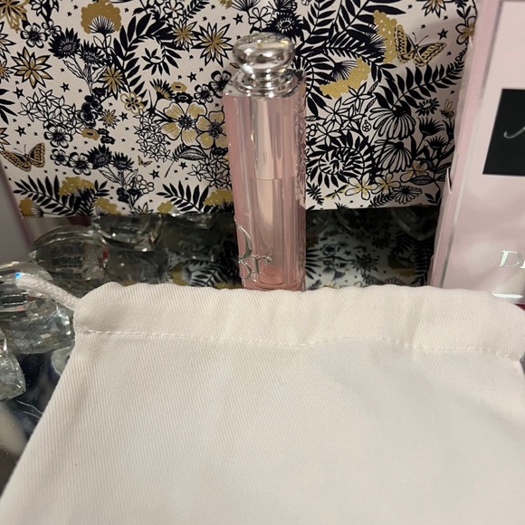 Dior Holiday Box with Full Size Lip Reviver Balm in 001 Pink Plus More - Picture 3 of 4